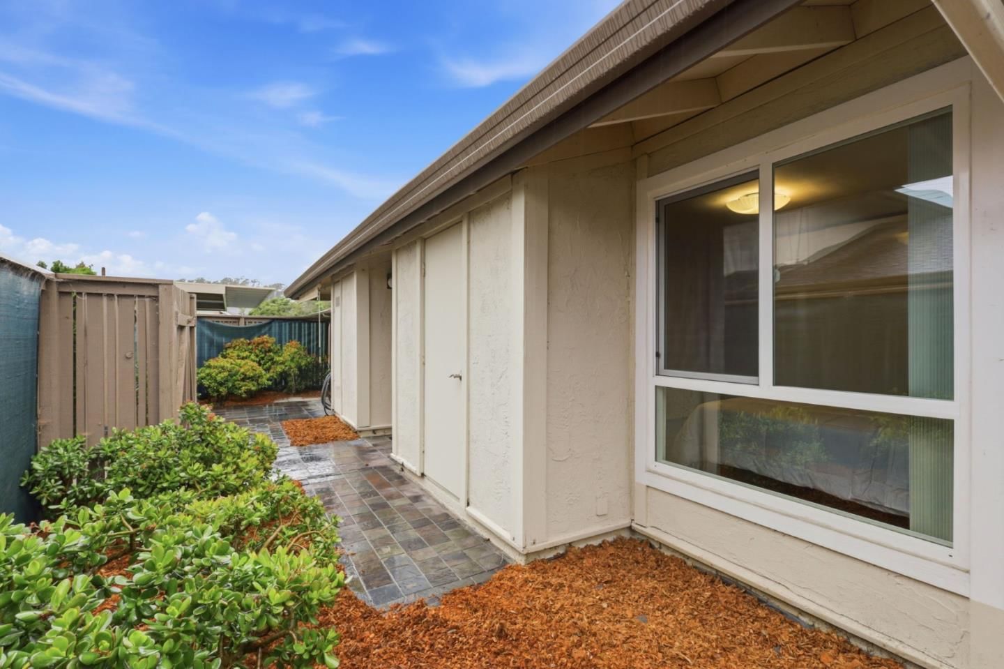 MLS Listing Photo 4