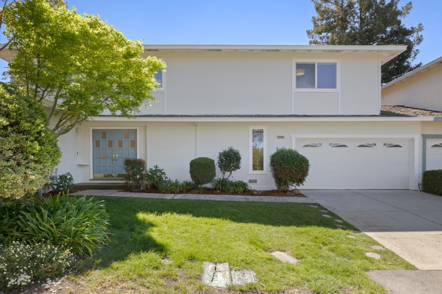 MLS Listing Photo 1