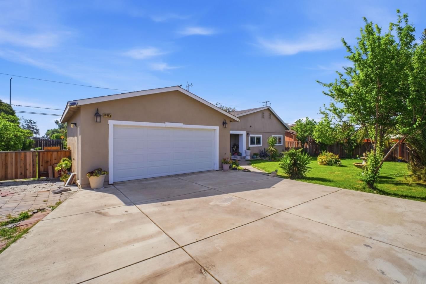 MLS Listing Photo 1