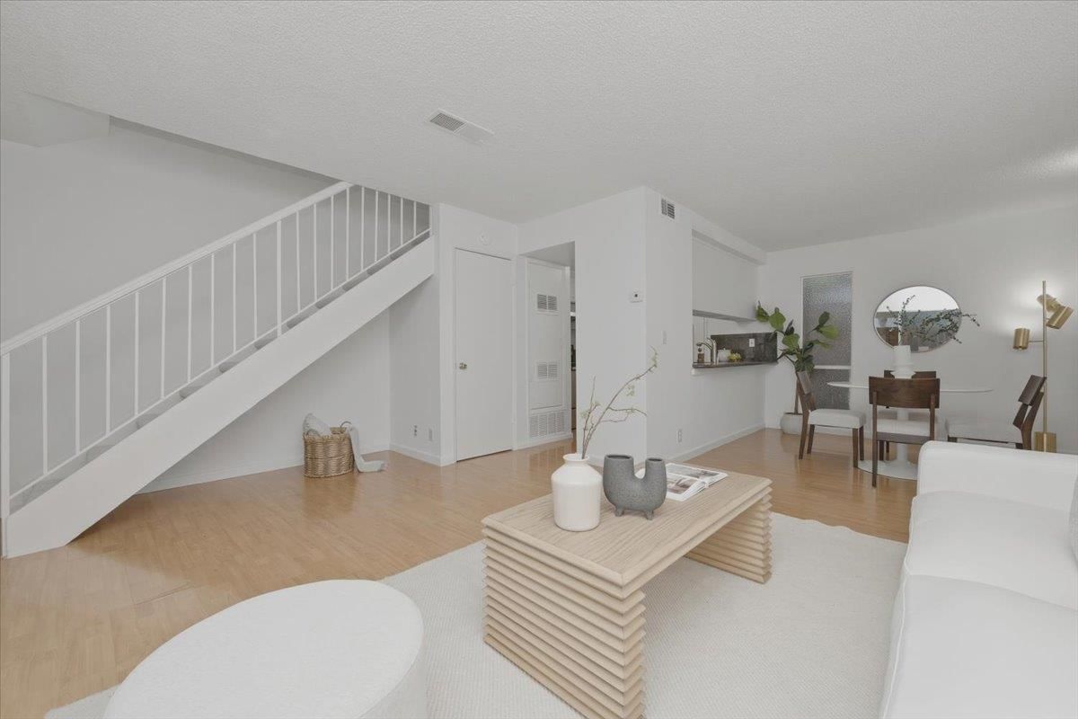 MLS Listing Photo 4