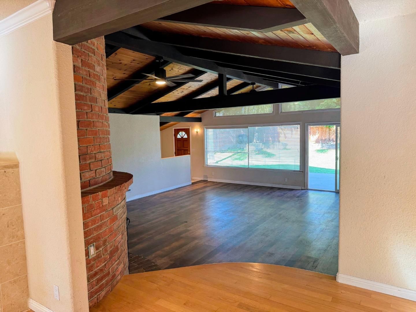 MLS Listing Photo 4
