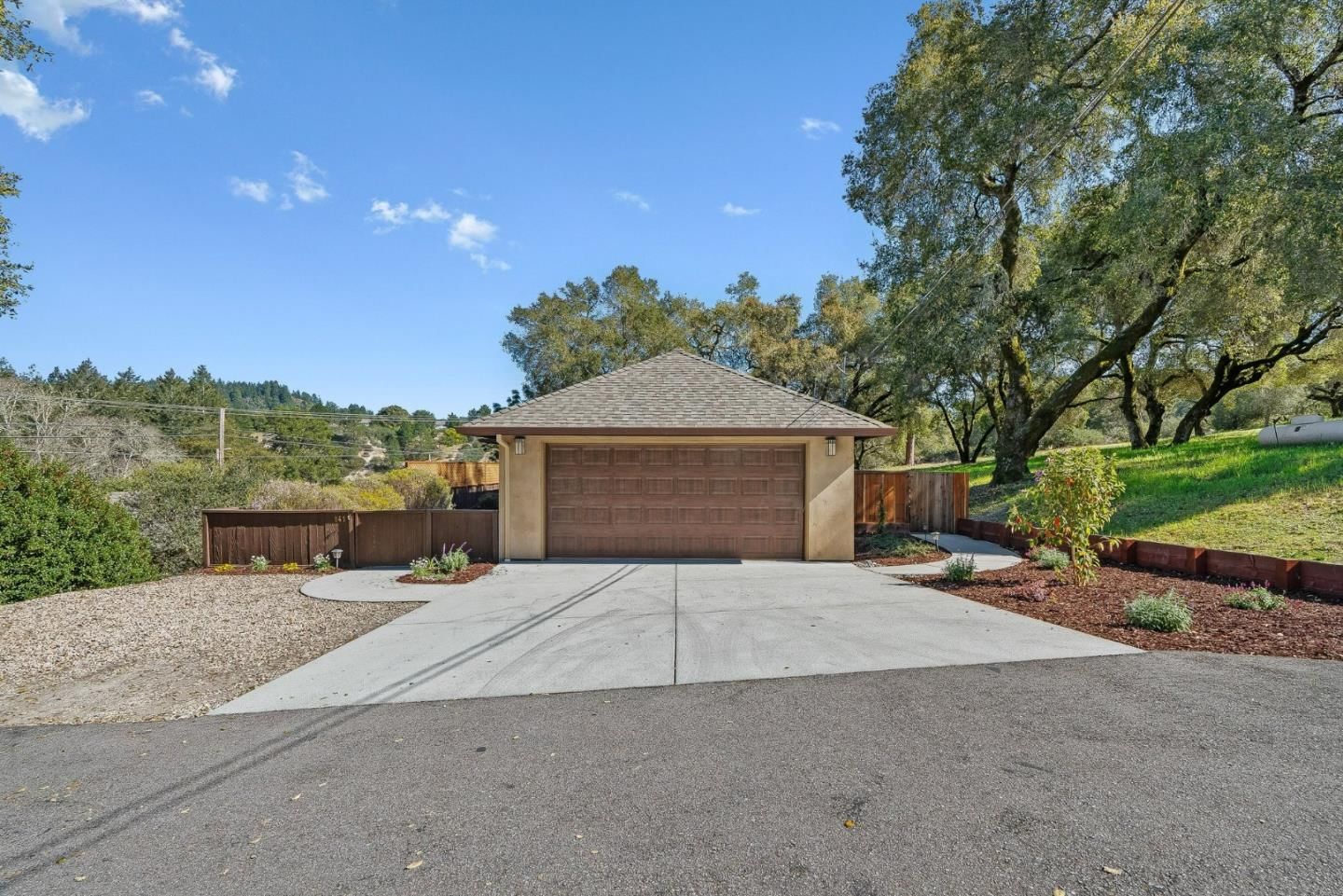 MLS Listing Photo 3