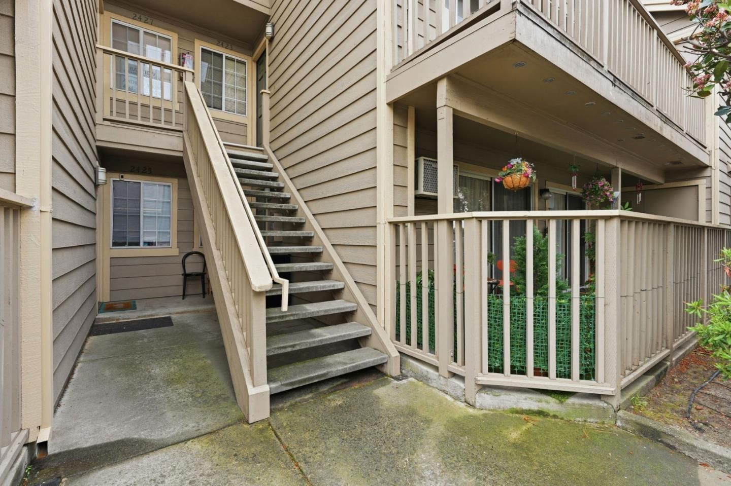 MLS Listing Photo 4