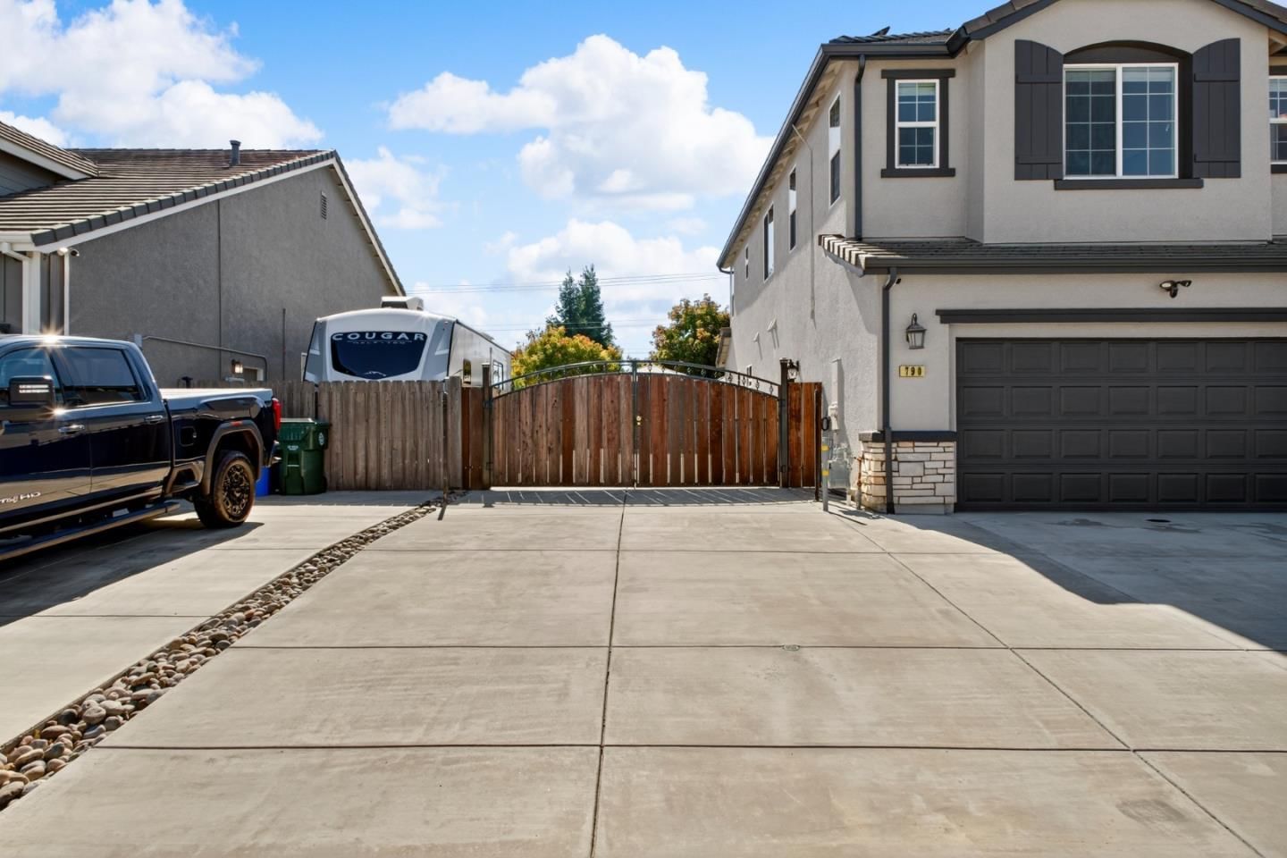 MLS Listing Photo 3