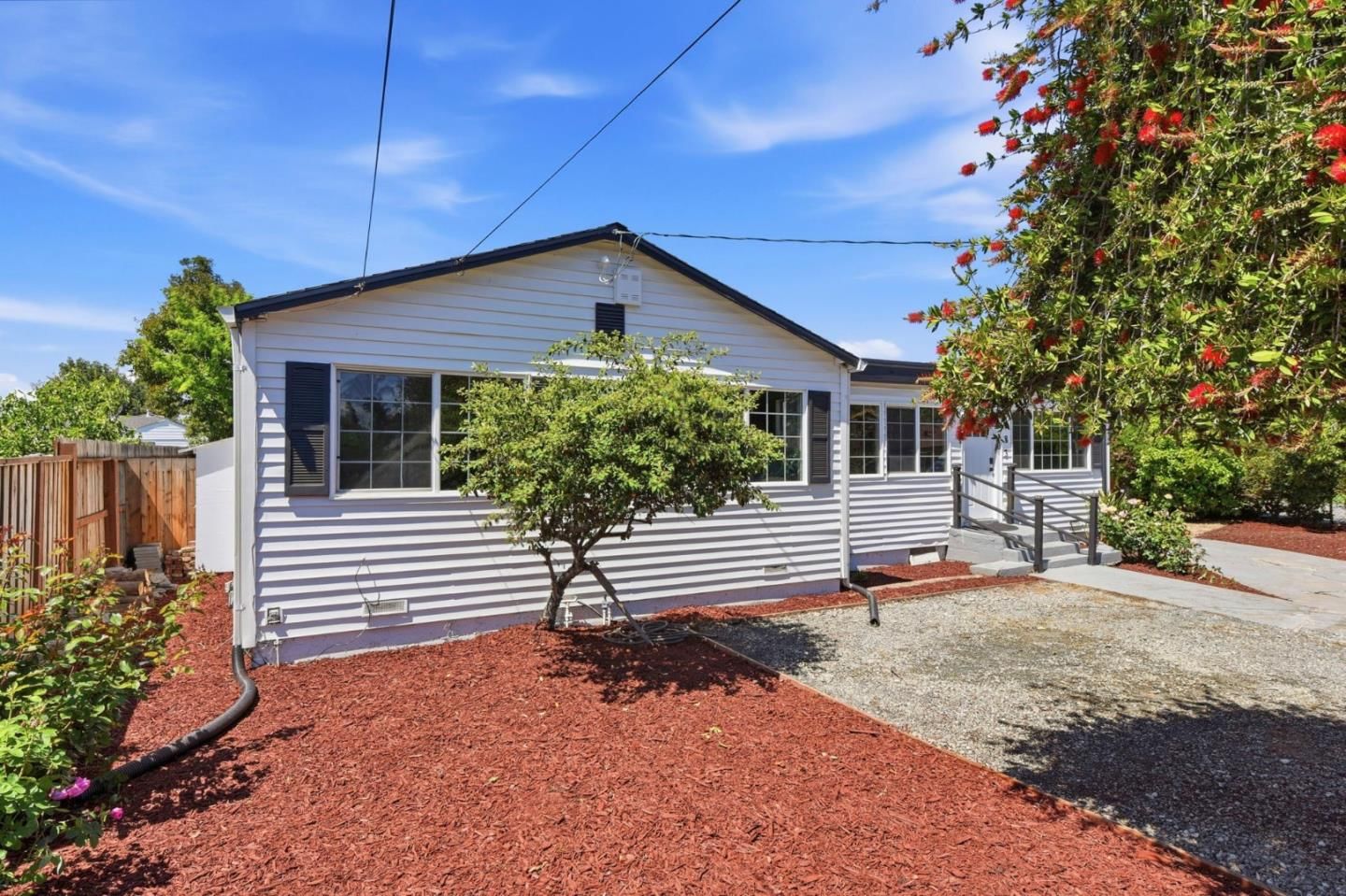 MLS Listing Photo 4