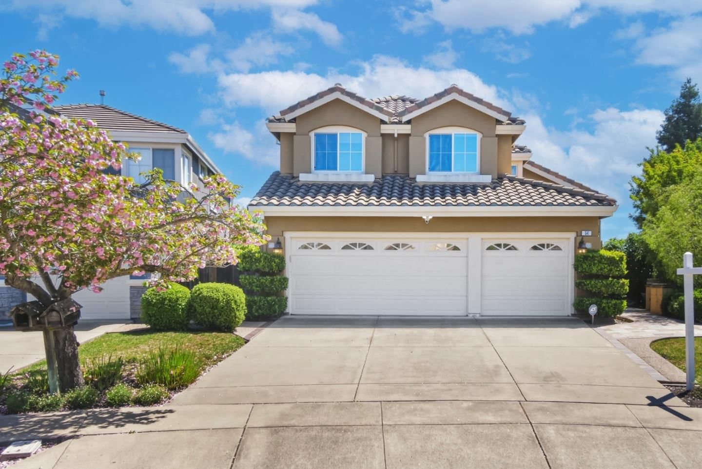 MLS Listing Photo 3
