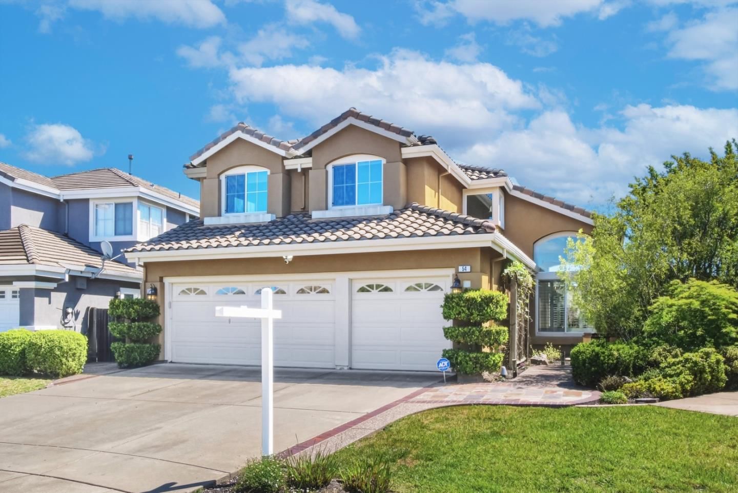 MLS Listing Photo 4