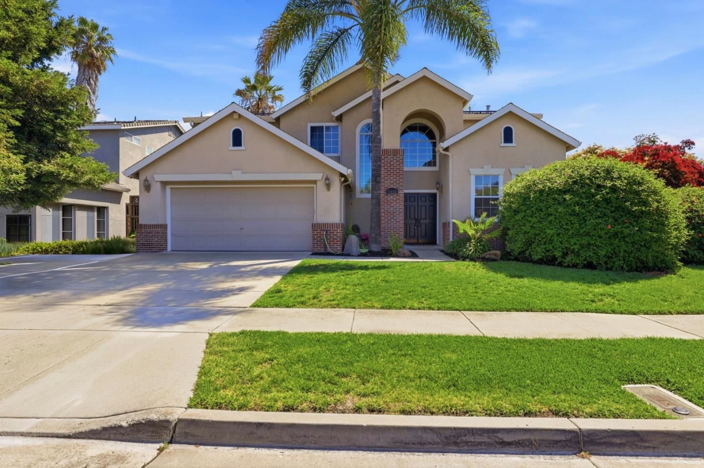 MLS Listing Photo 2