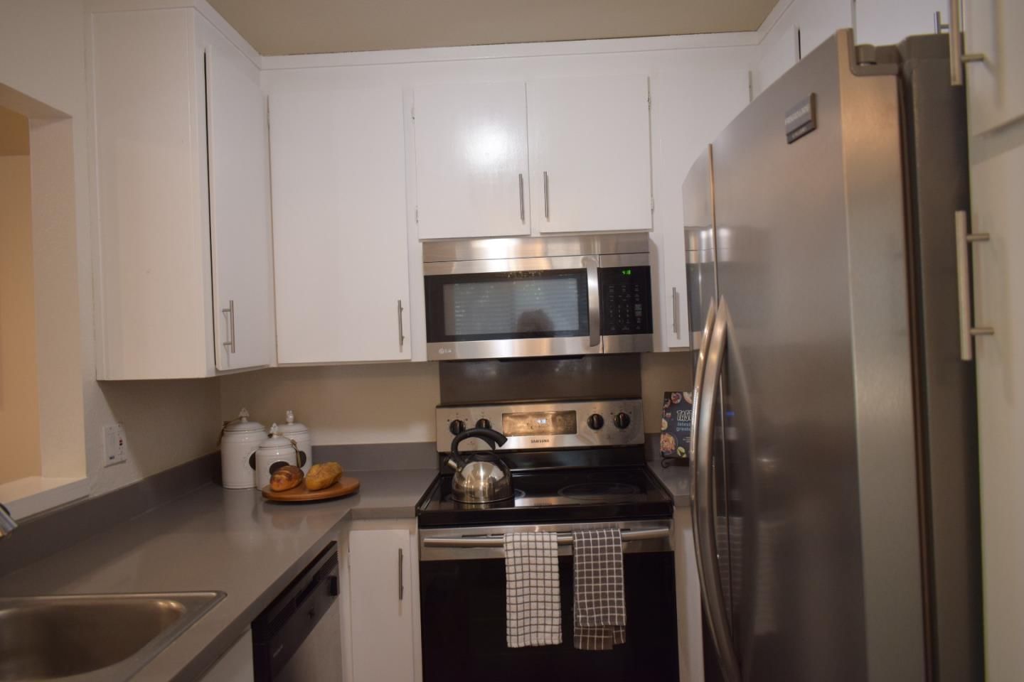 MLS Listing Photo 3
