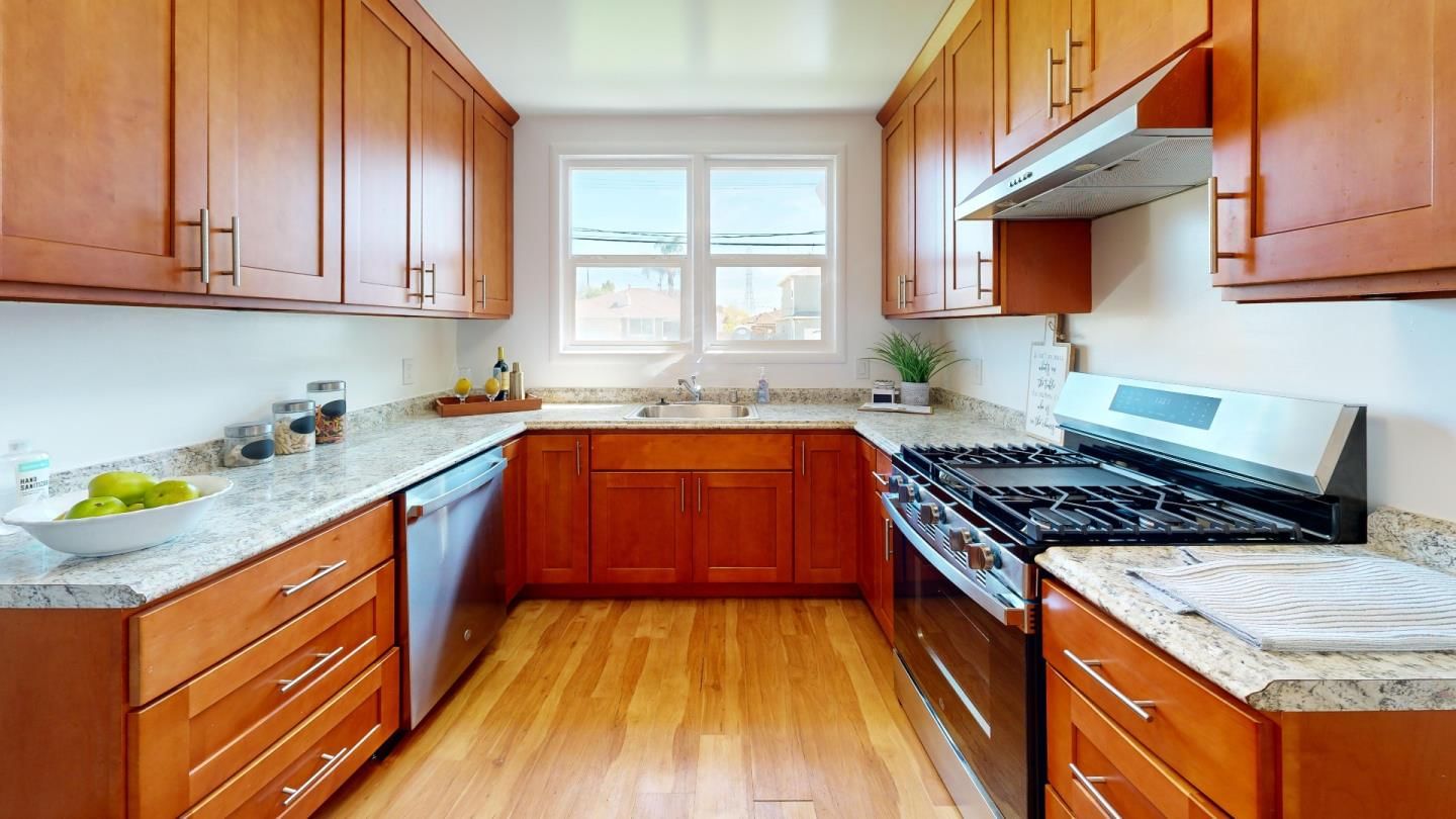 MLS Listing Photo 4