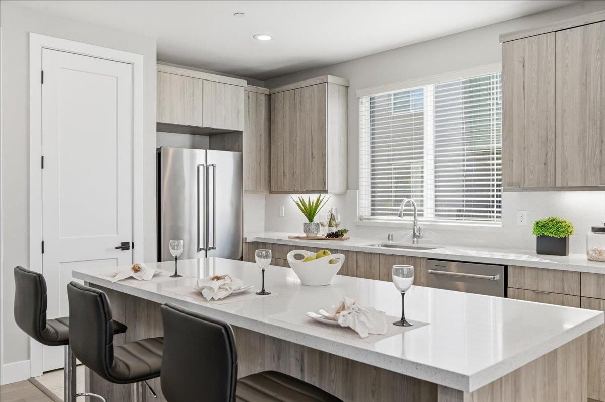 MLS Listing Photo 2