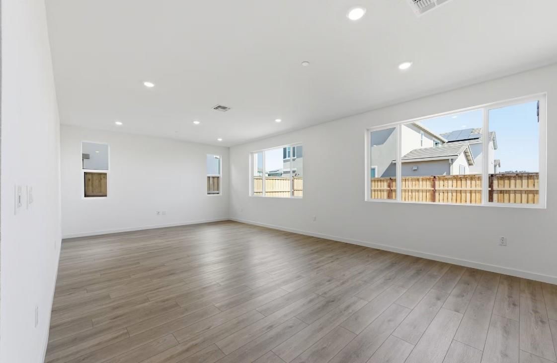 MLS Listing Photo 3