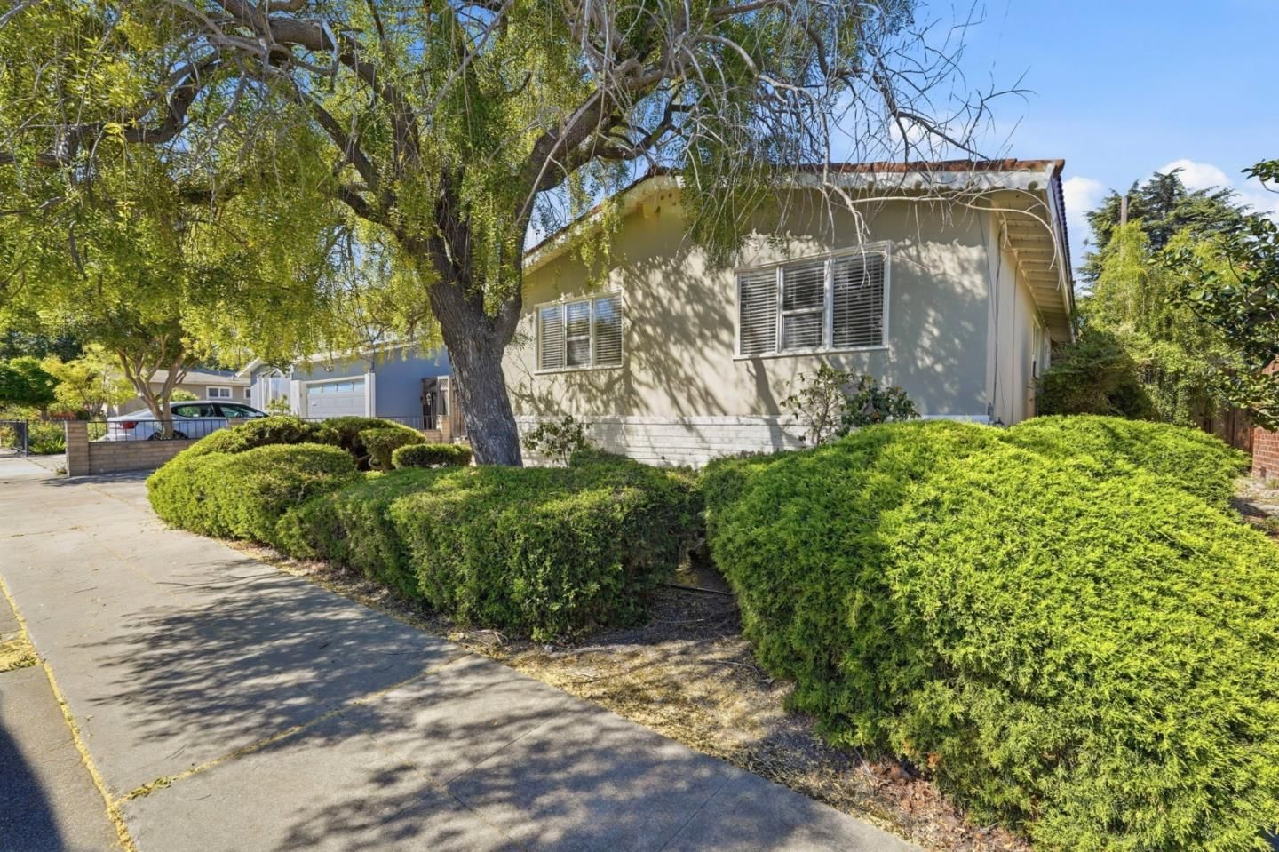MLS Listing Photo 2