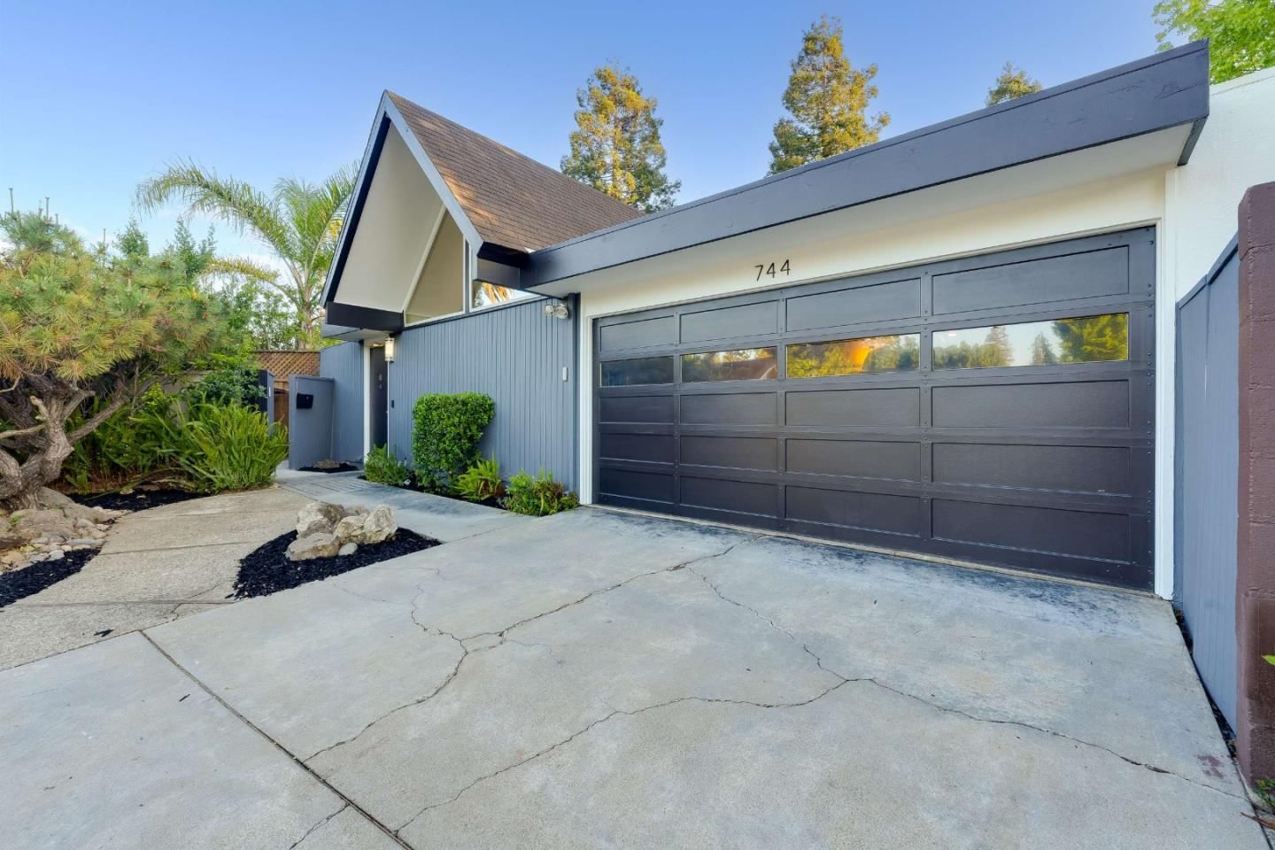 MLS Listing Photo 2