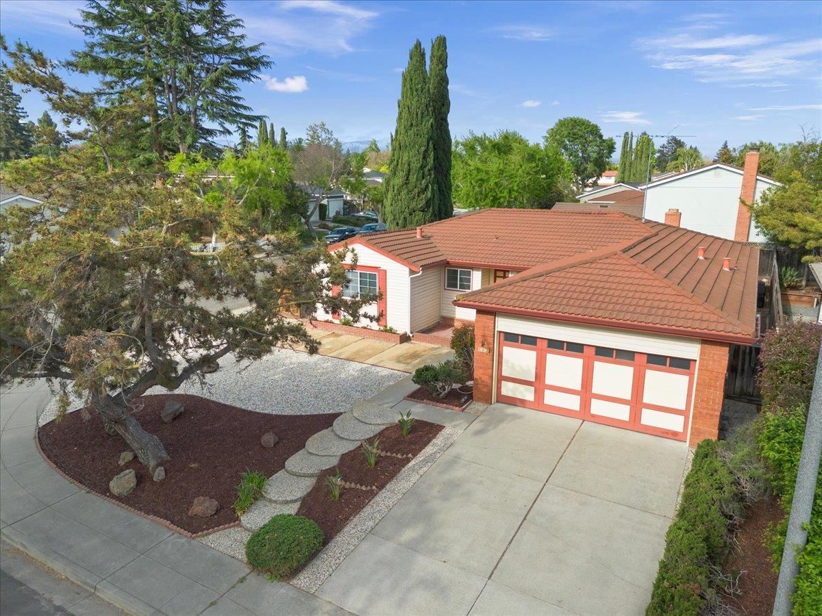 MLS Listing Photo 3