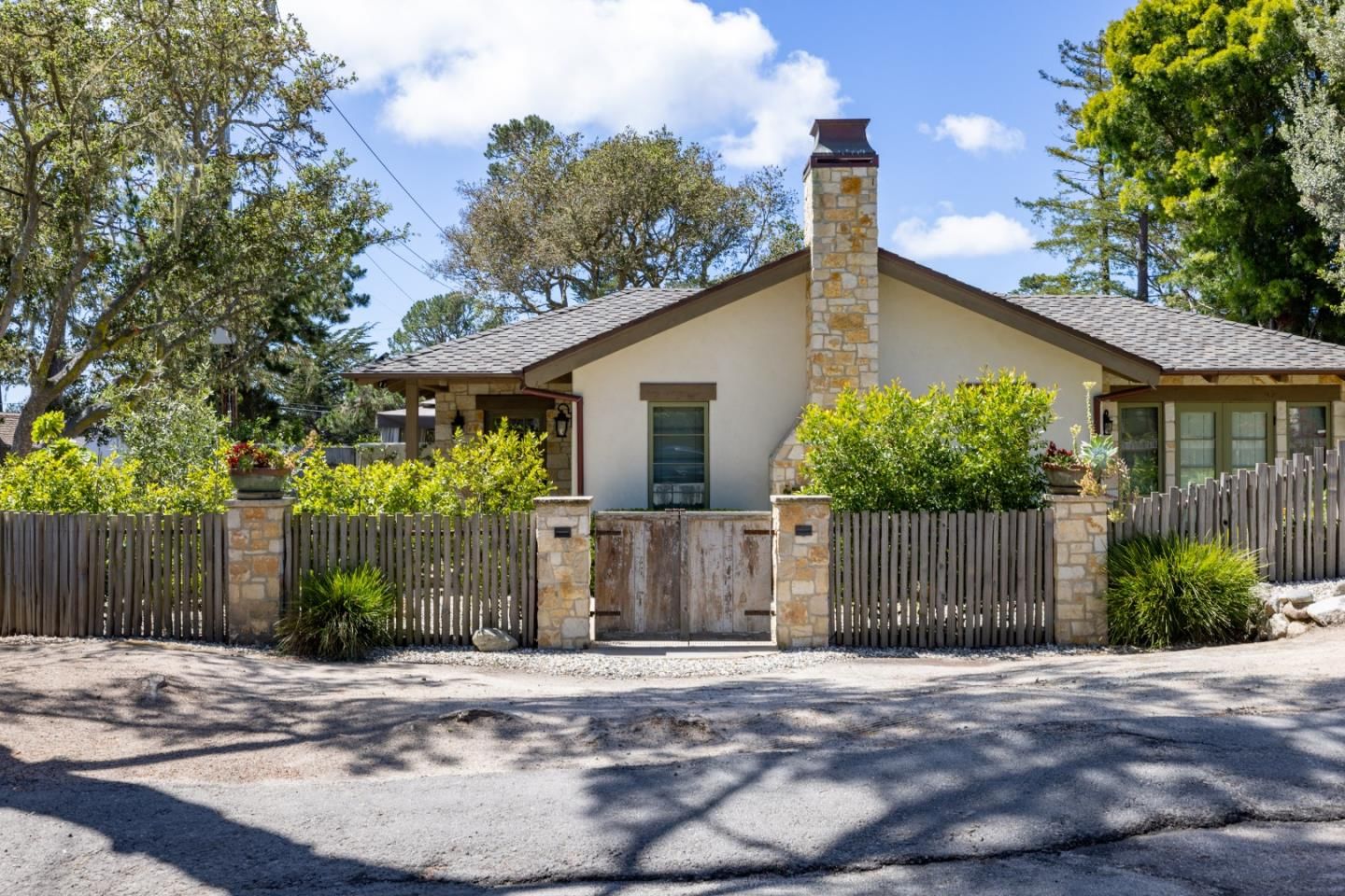 MLS Listing Photo 1
