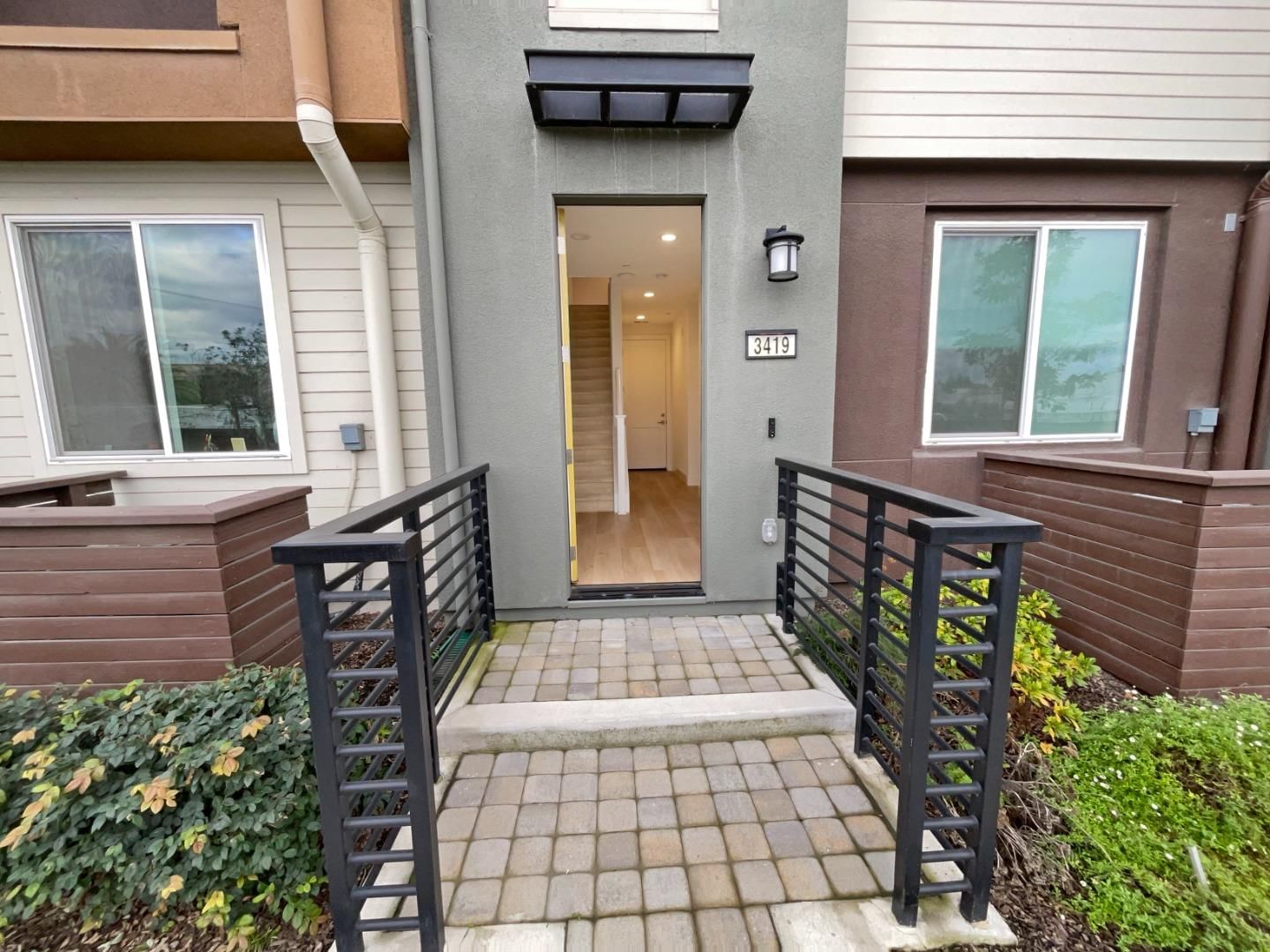 MLS Listing Photo 1