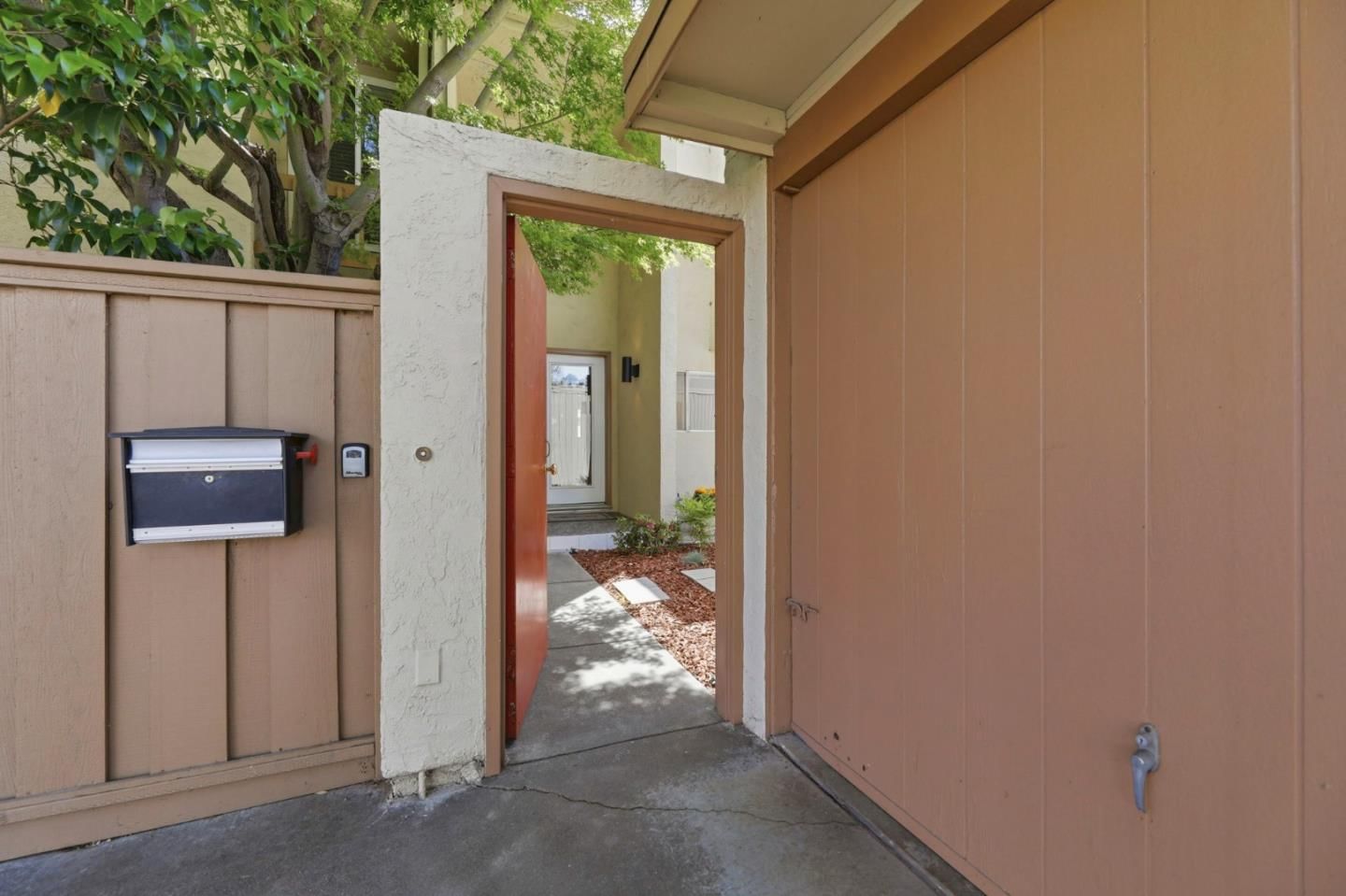 MLS Listing Photo 4