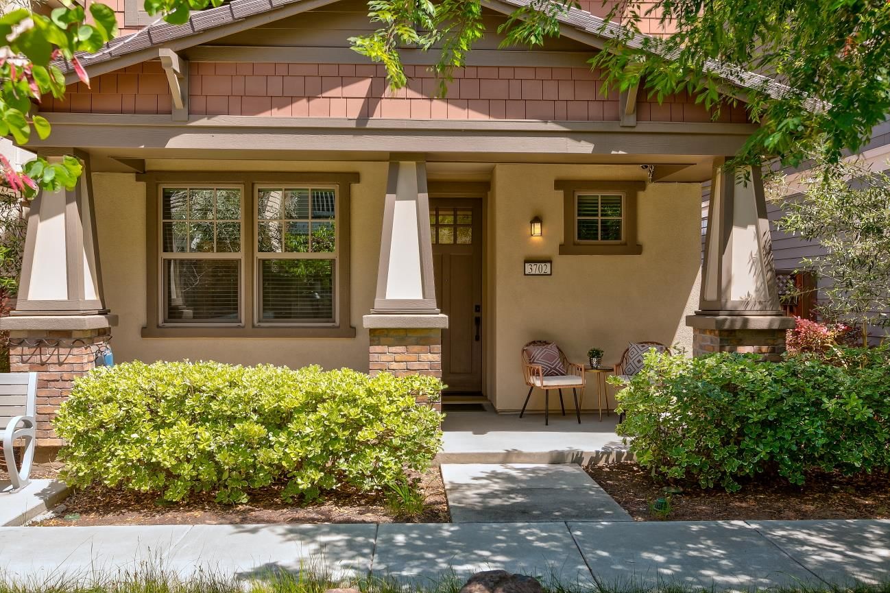 MLS Listing Photo 3
