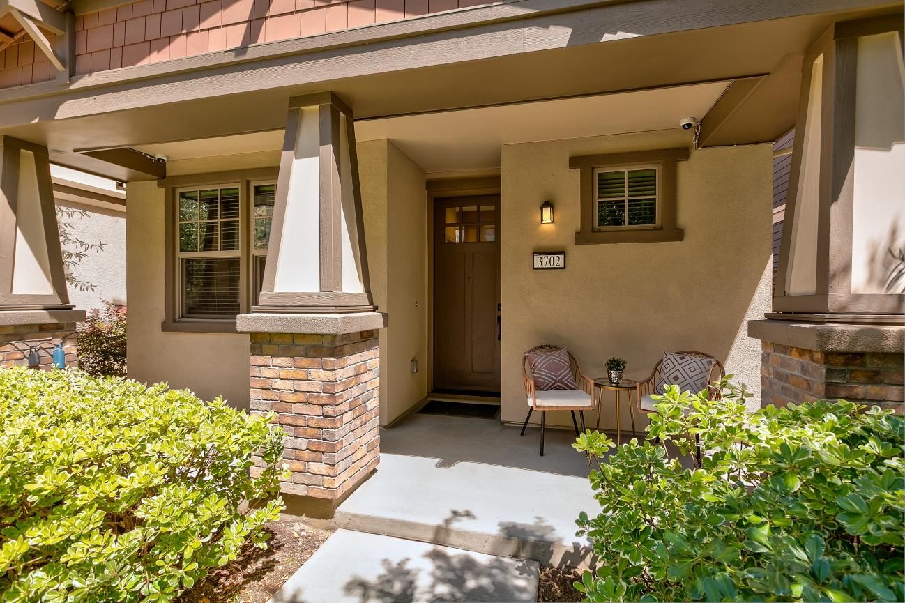 MLS Listing Photo 4