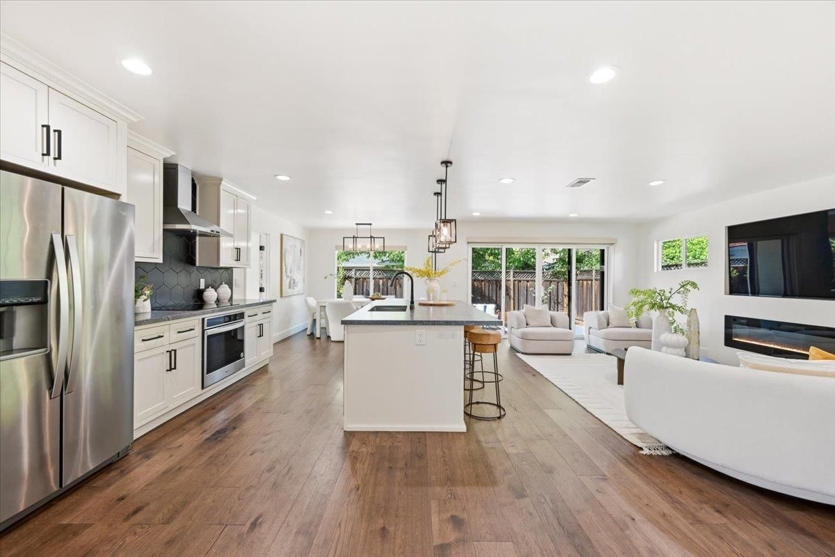 MLS Listing Photo 2