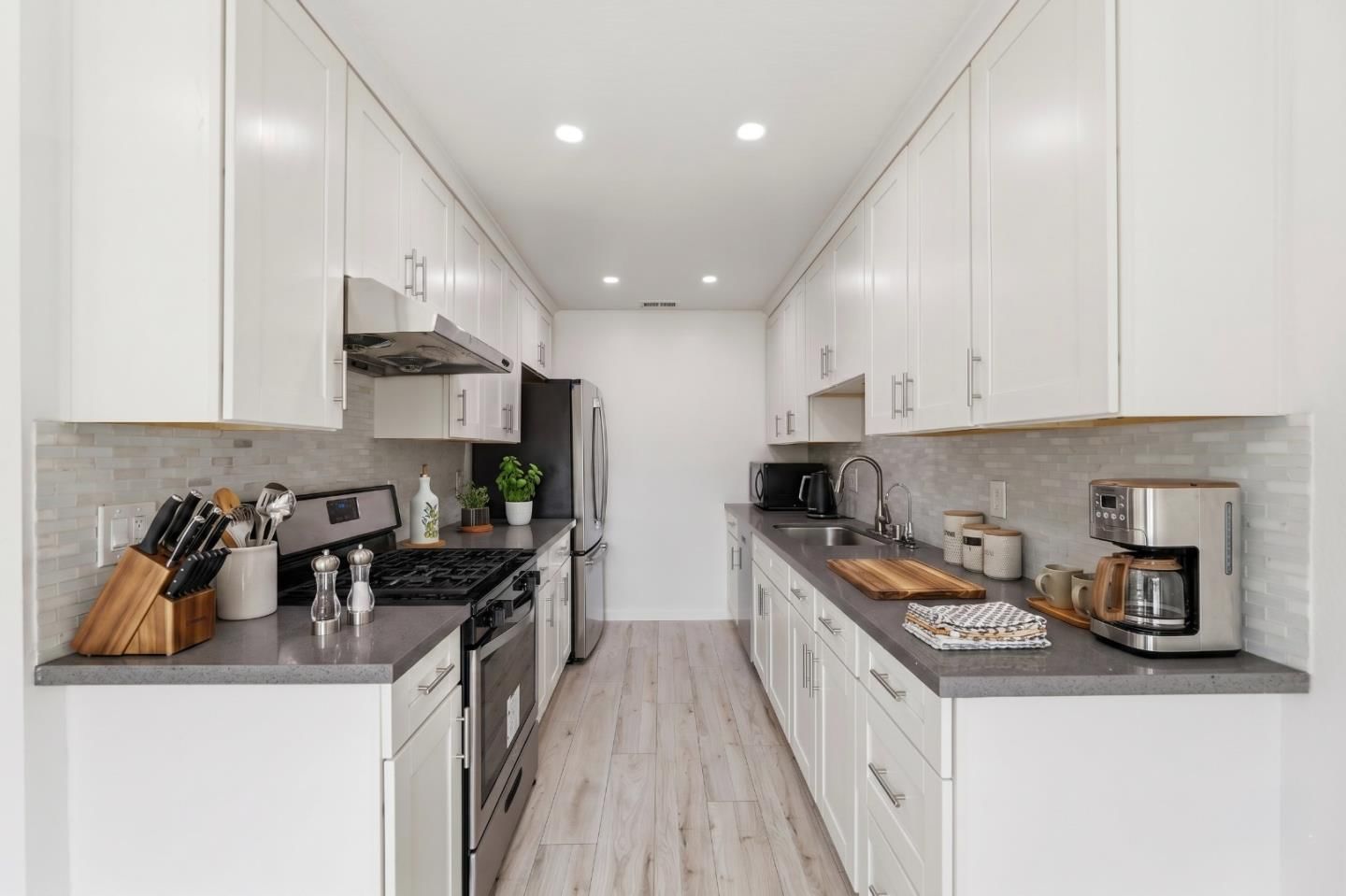 MLS Listing Photo 3