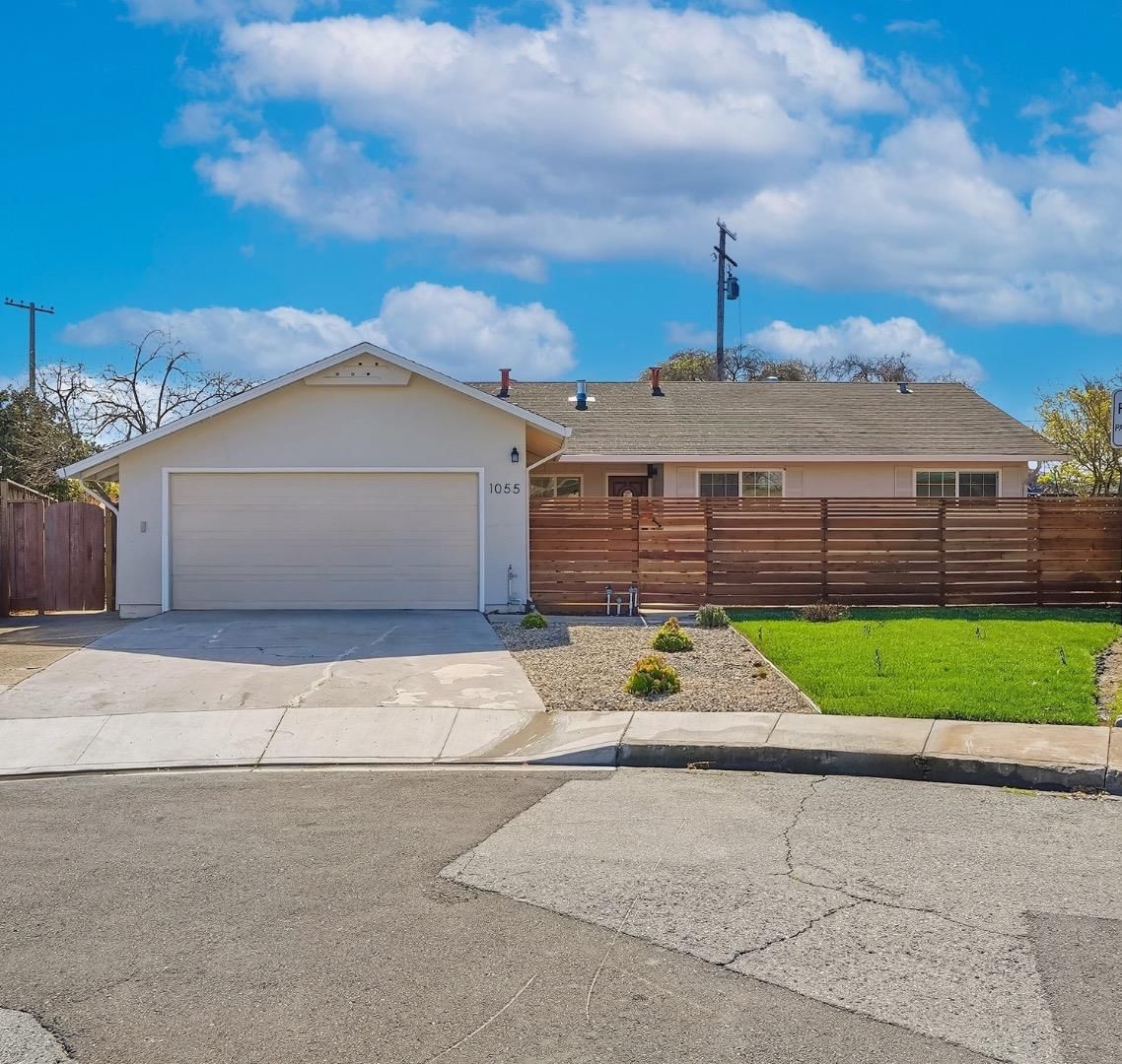 MLS Listing Photo 1