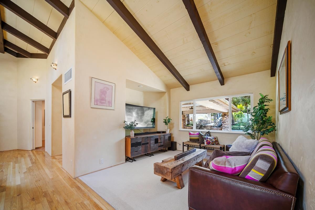 MLS Listing Photo 4