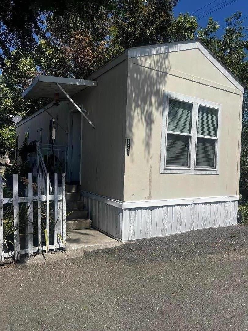 E 14th