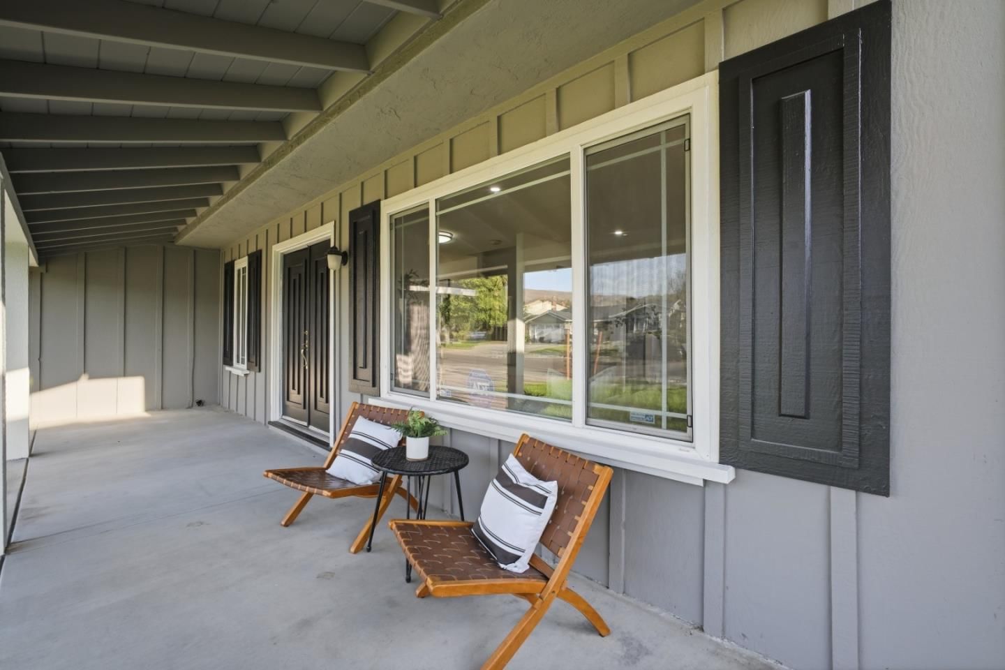 MLS Listing Photo 3