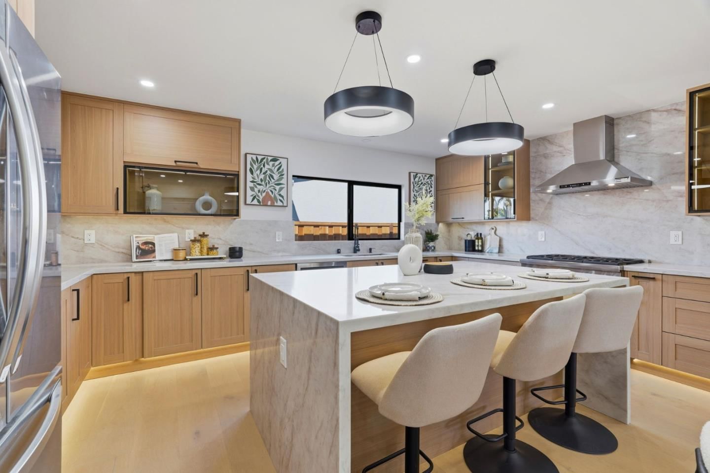 MLS Listing Photo 2