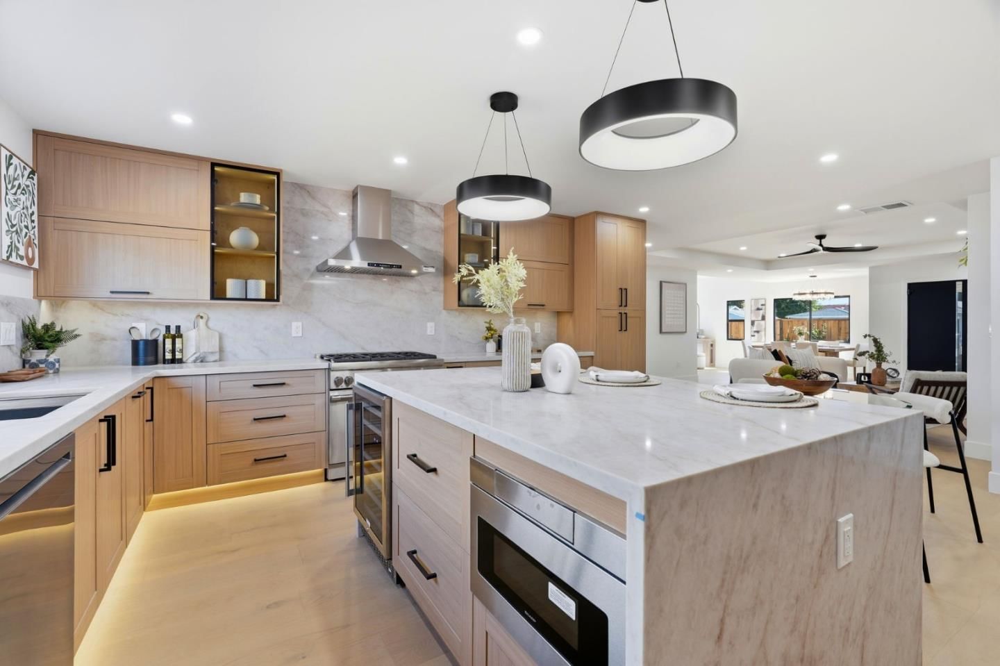 MLS Listing Photo 3