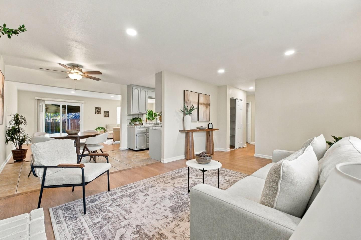 MLS Listing Photo 4