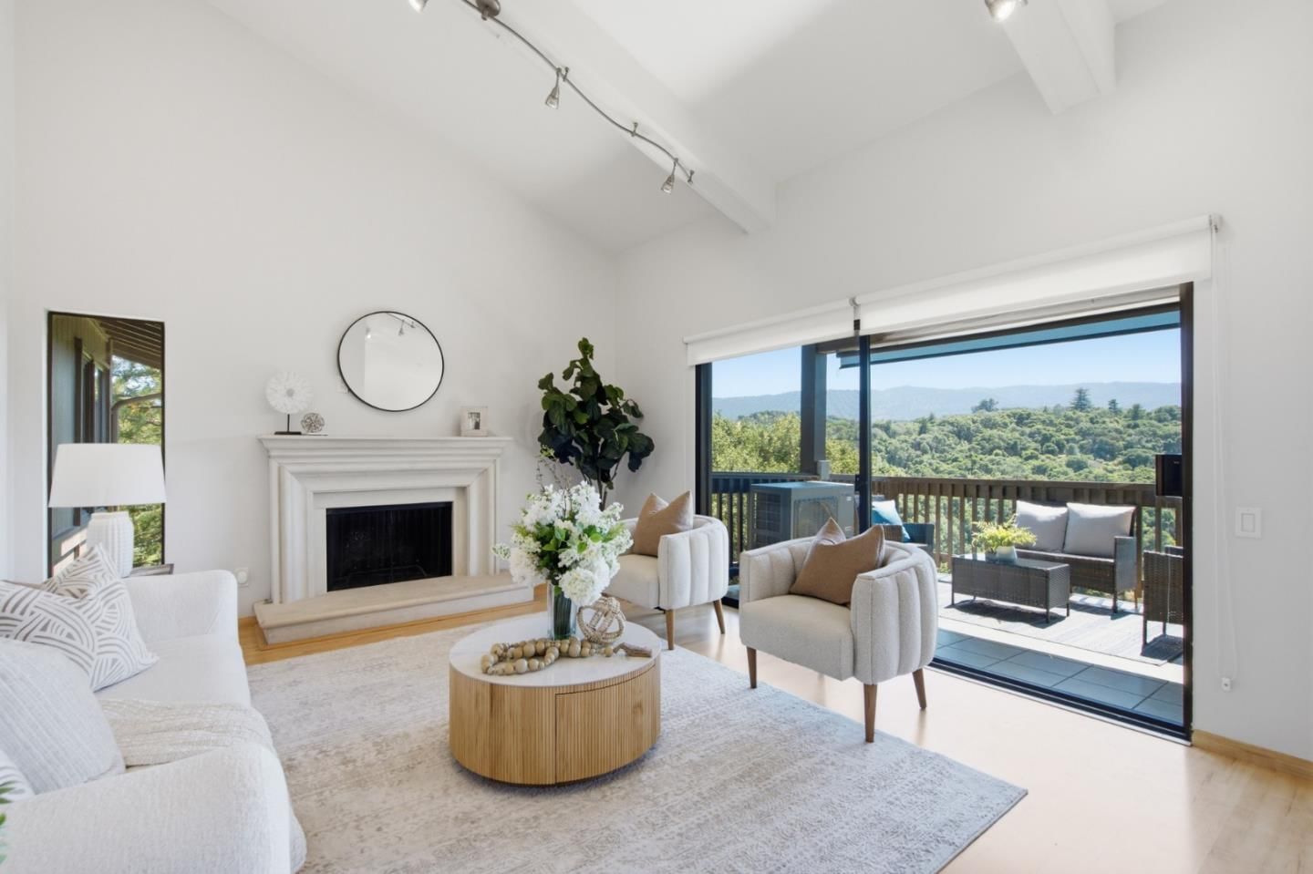 MLS Listing Photo 4