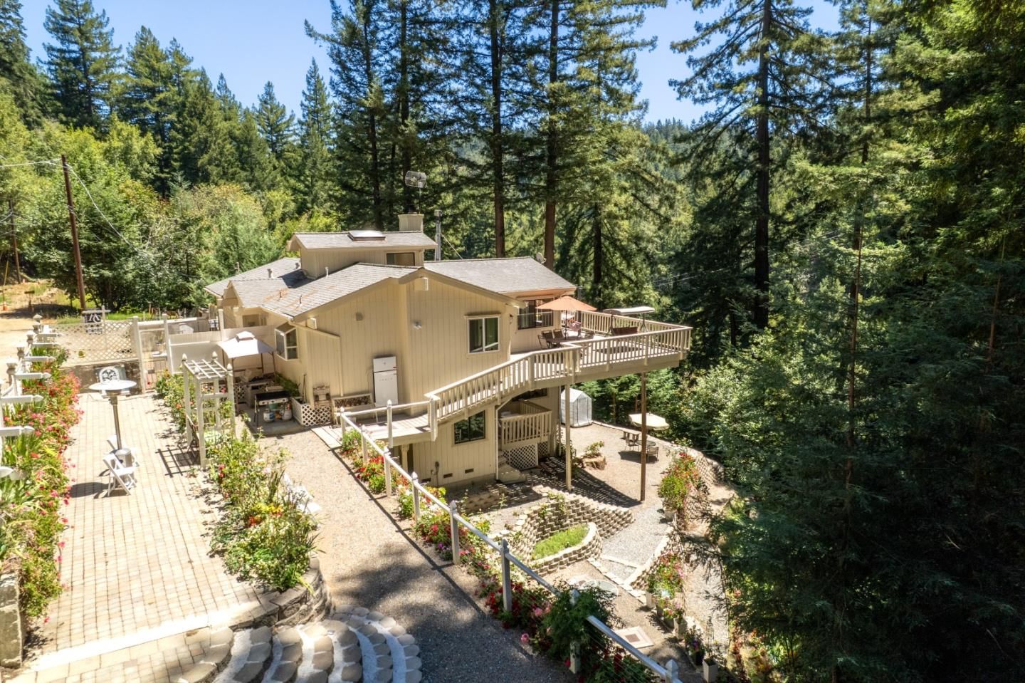 Redwood Lodge