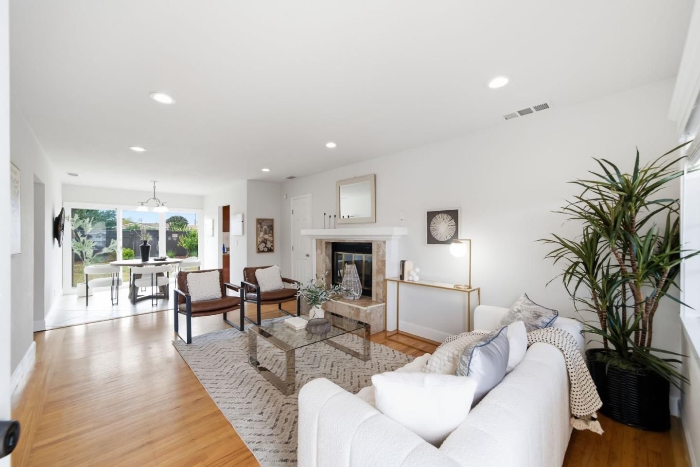 MLS Listing Photo 4
