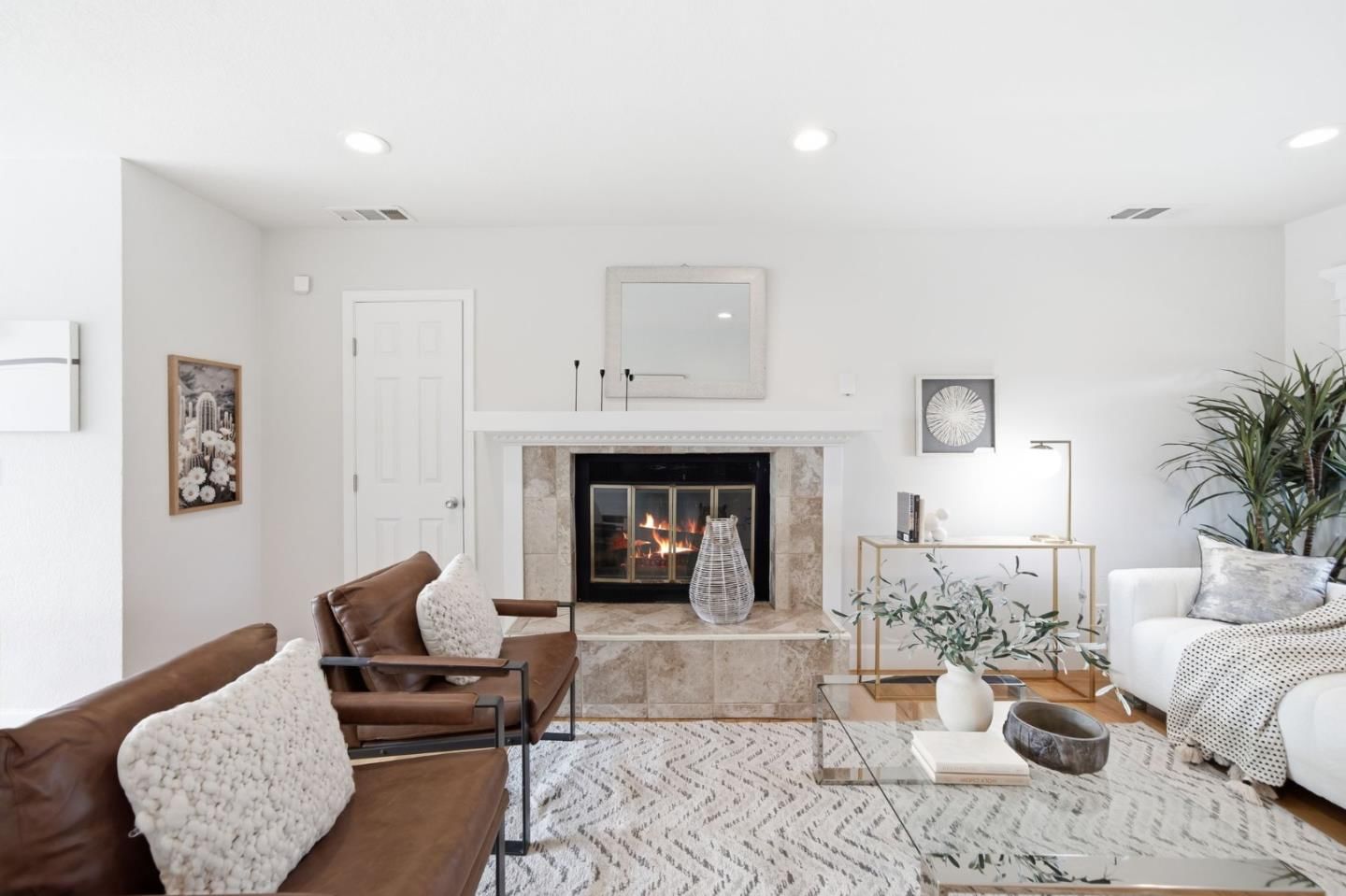 MLS Listing Photo 3