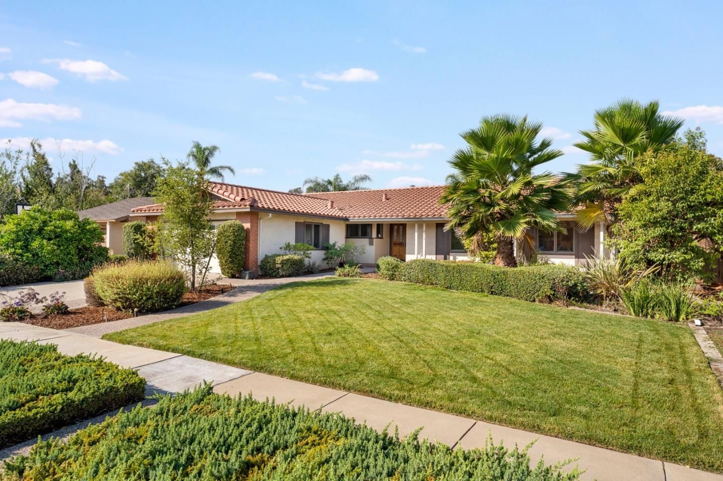 MLS Listing Photo 2