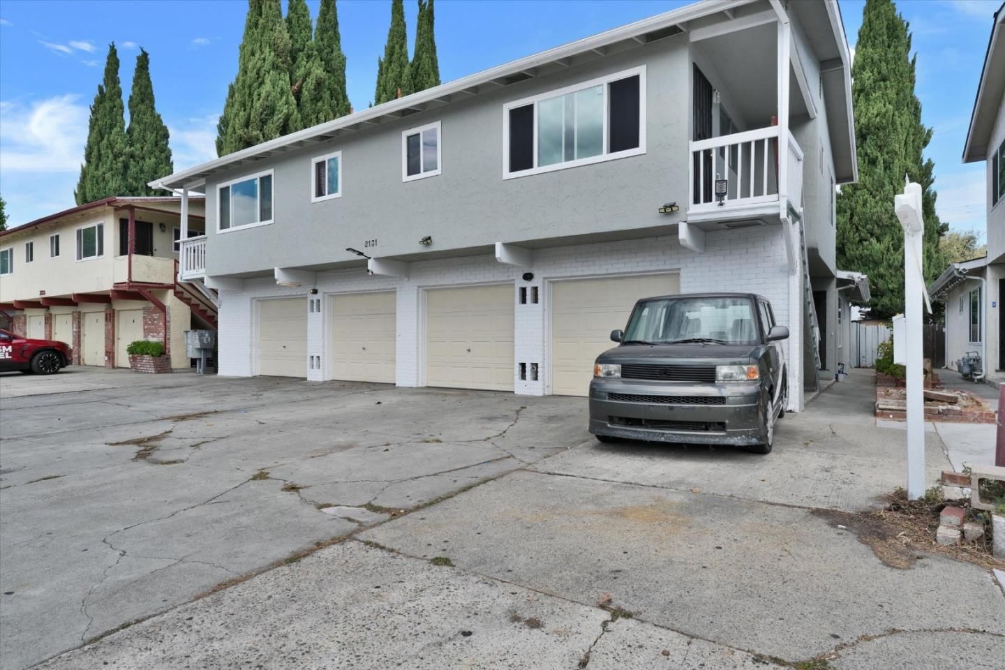 MLS Listing Photo 4