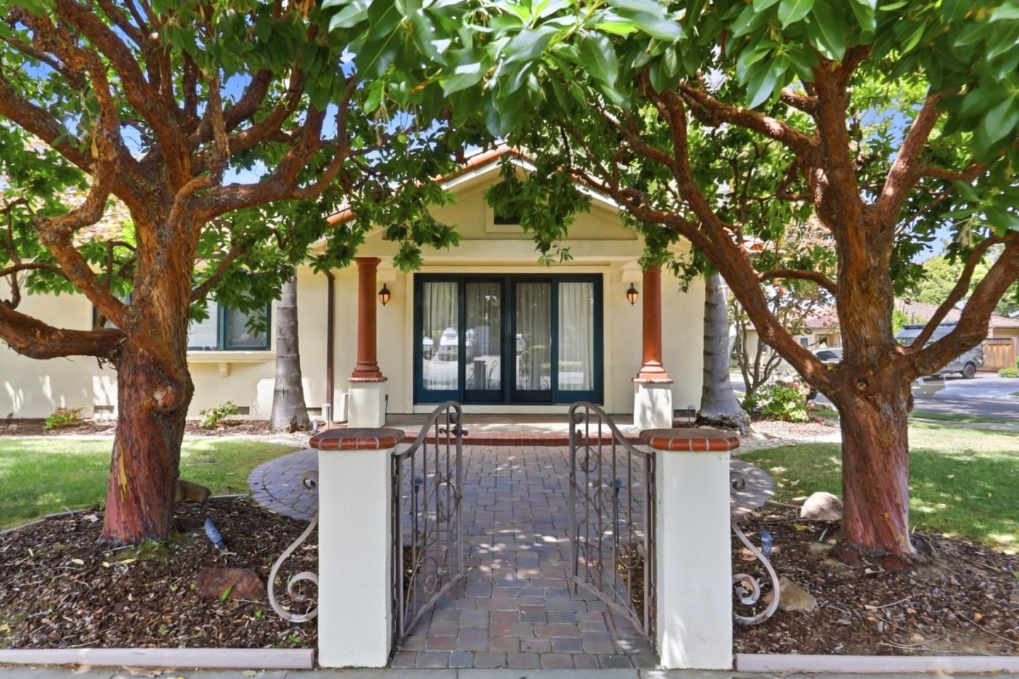 MLS Listing Photo 3