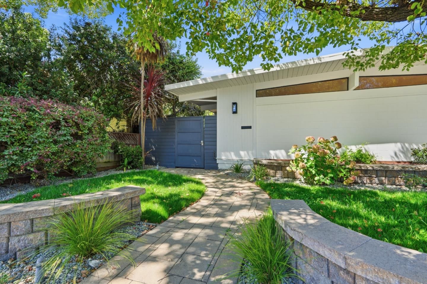 MLS Listing Photo 4
