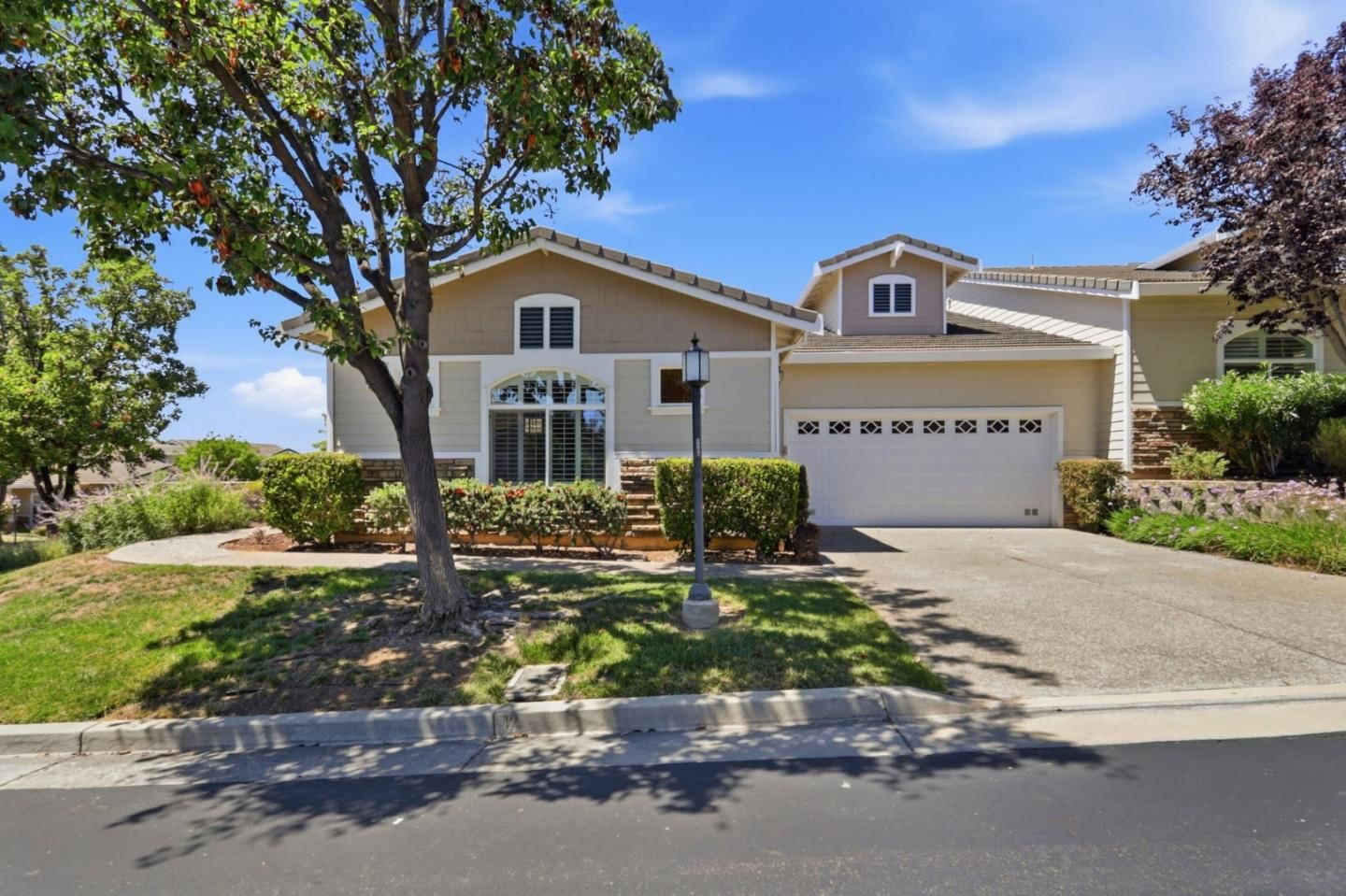 MLS Listing Photo 1