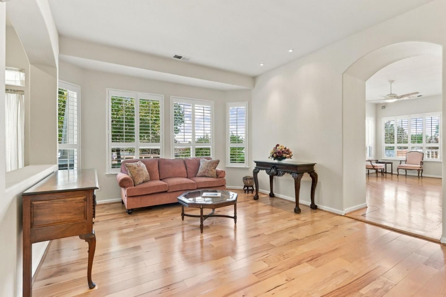 MLS Listing Photo 4