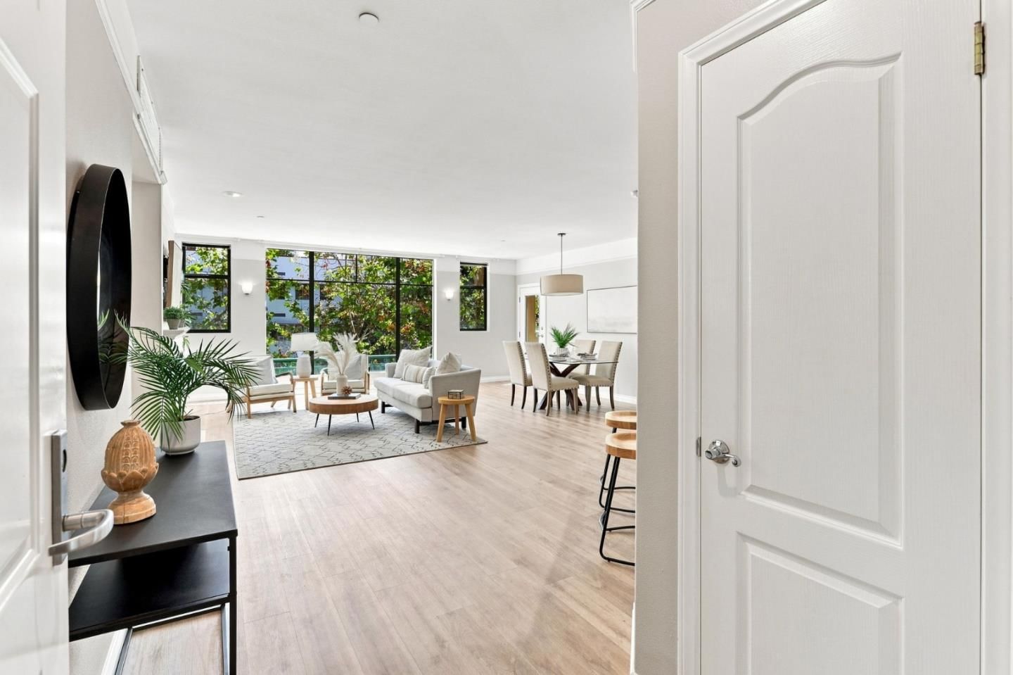 MLS Listing Photo 4