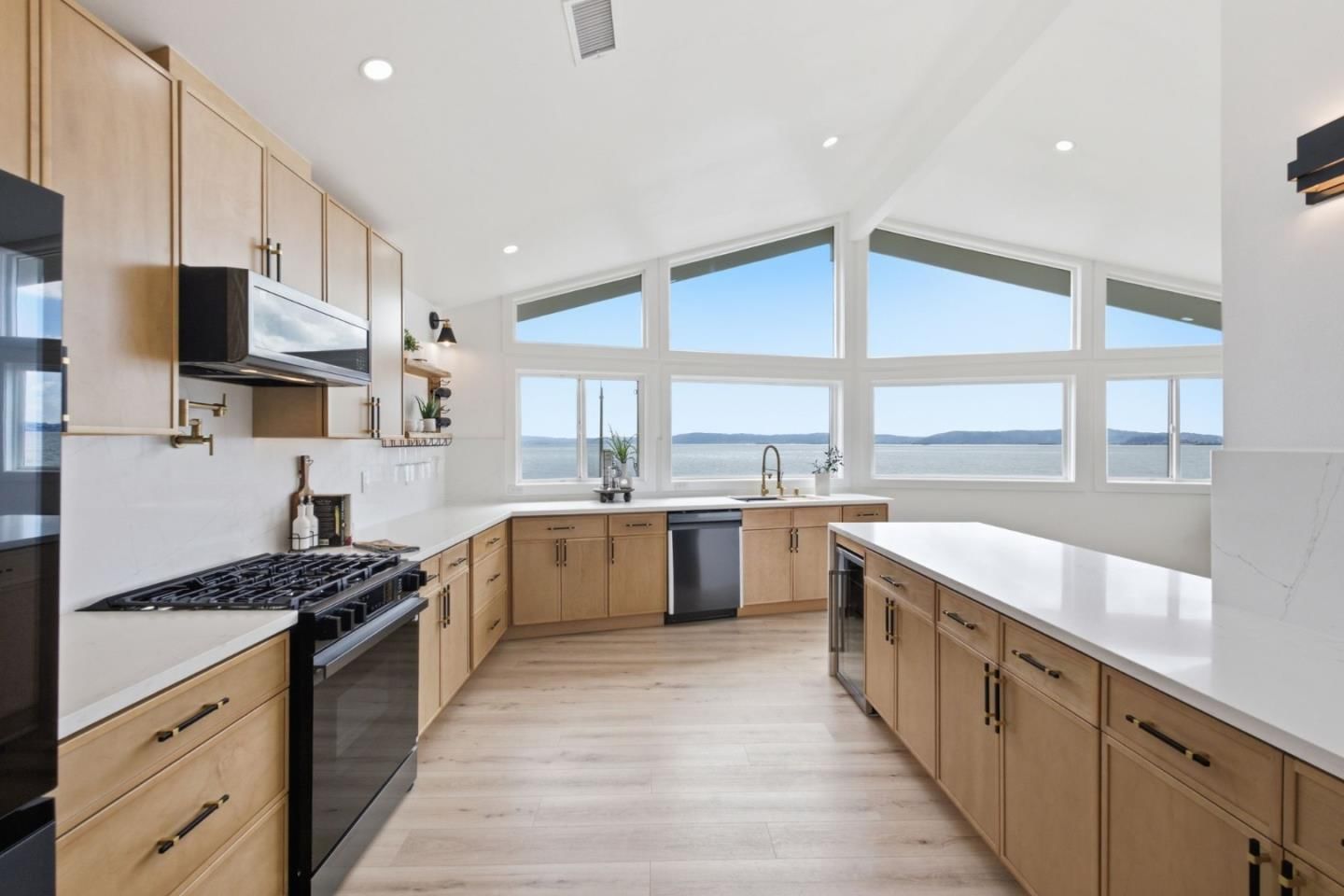 MLS Listing Photo 4