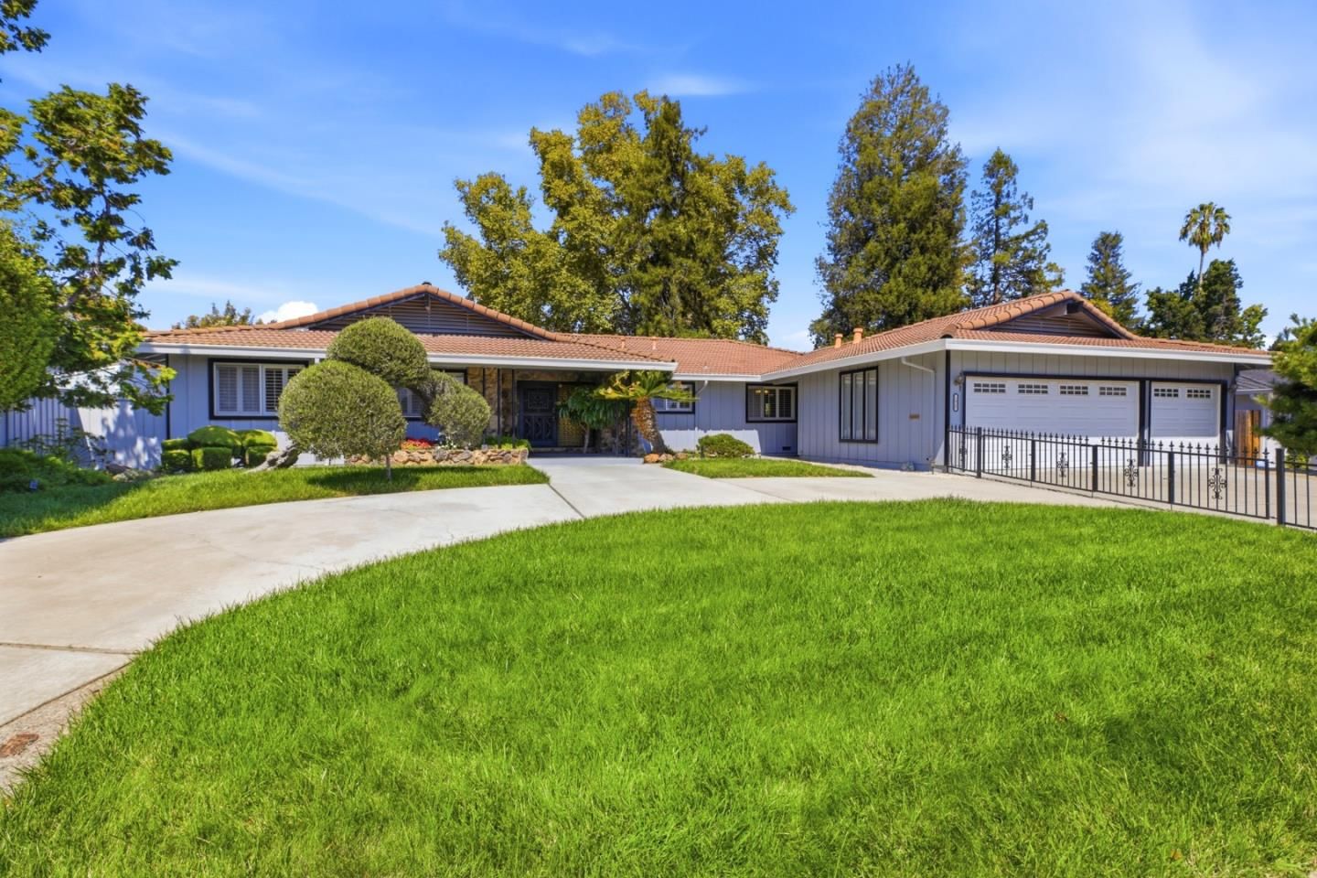 MLS Listing Photo 4