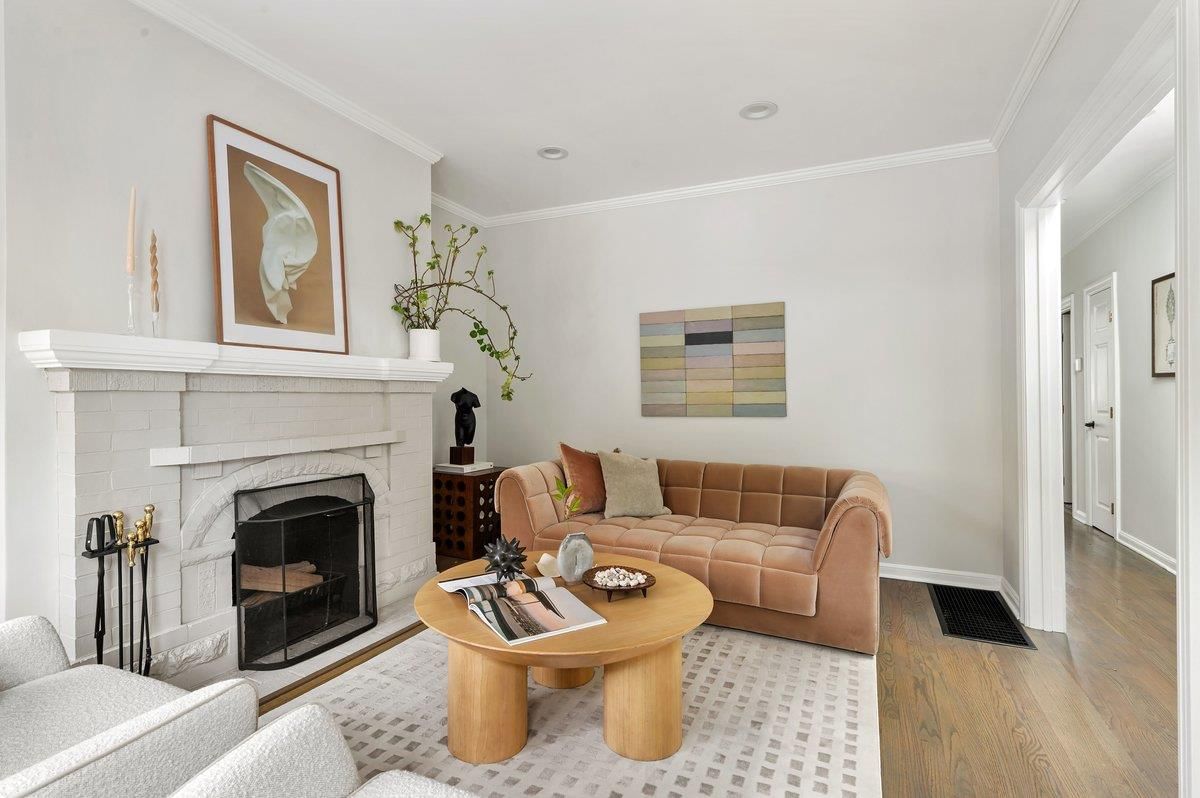 MLS Listing Photo 4