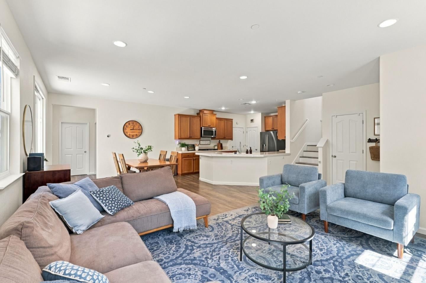 MLS Listing Photo 3