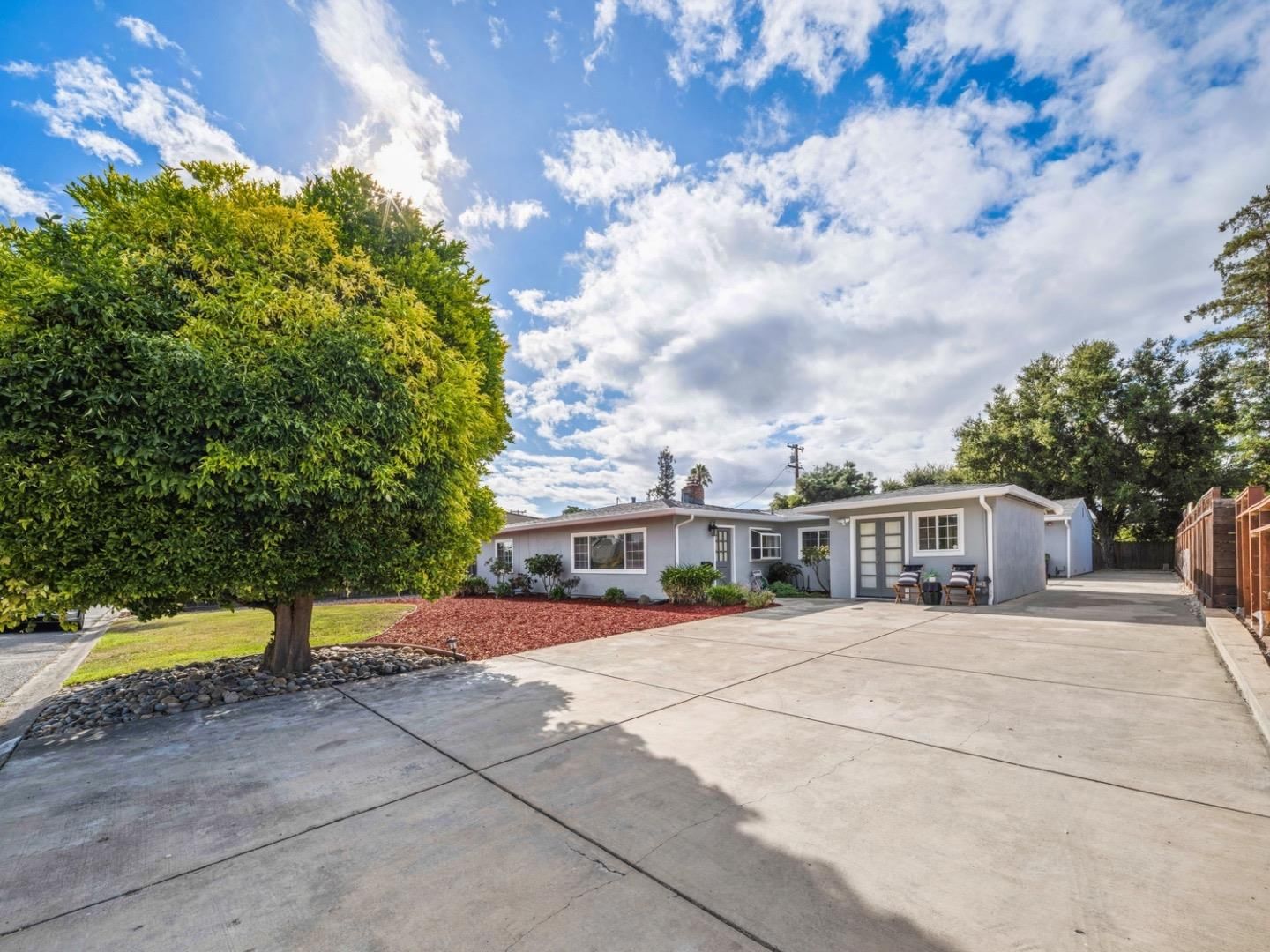 MLS Listing Photo 3