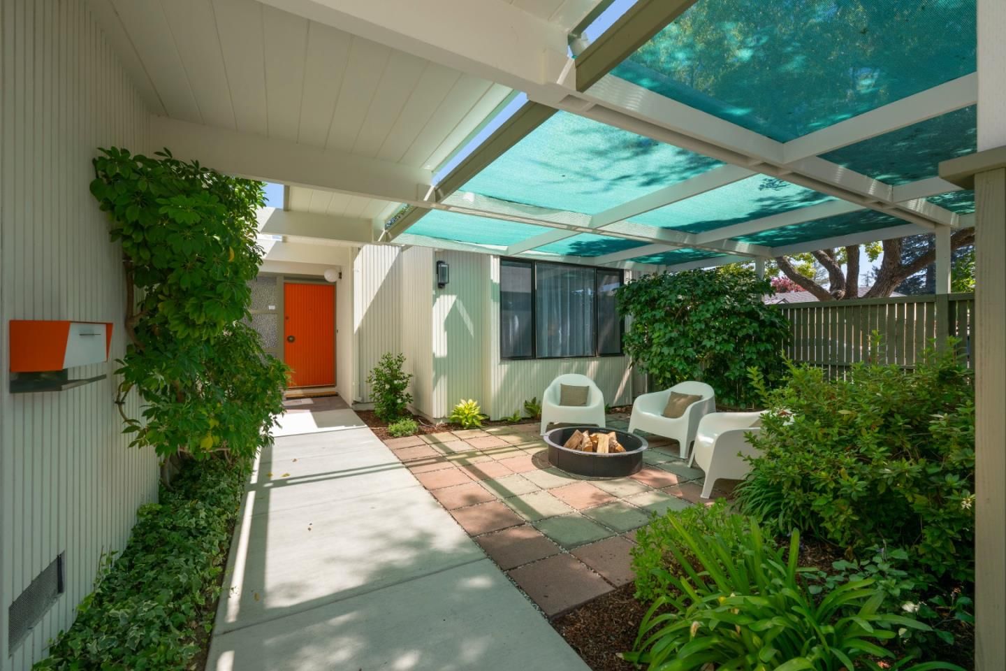MLS Listing Photo 3